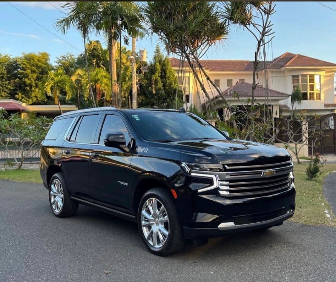 Luxury black SUV used for Punta Cana transportation